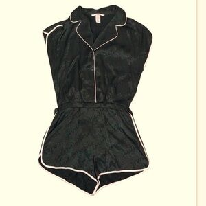 Victoria’s Secret NWOT Black Retro Satin Sleep Romper with Pink Trim Size XS